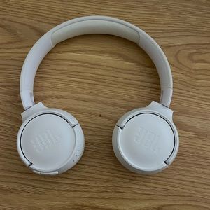 JBL white headphones. Barely used and work like new